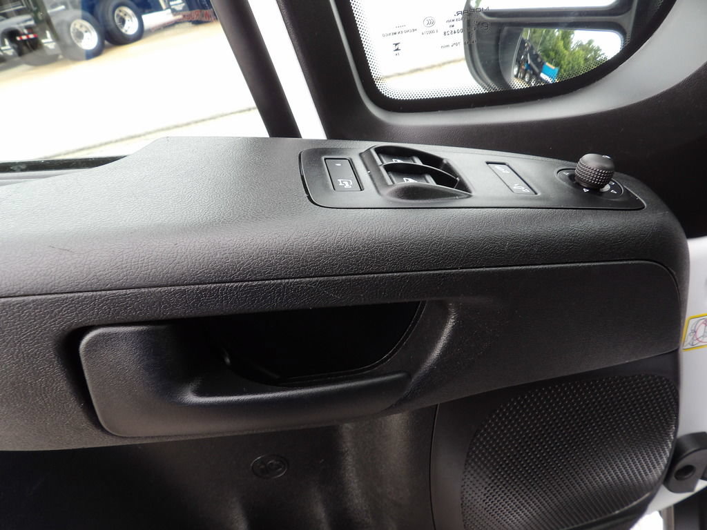 Used 2025 RAM ProMaster 3500 w/ Convenience Group FWD image 15