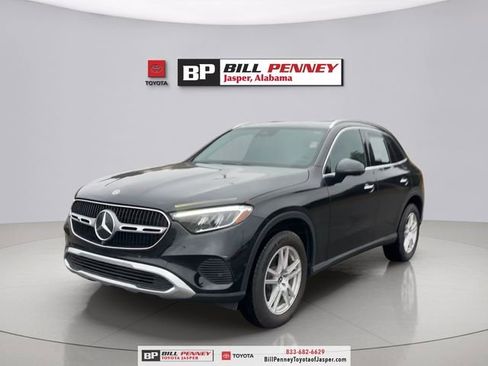 Used 2023 Mercedes-Benz GLC 300 4MATIC image 1