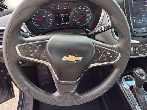 Certified 2021 Chevrolet Equinox LS image 16