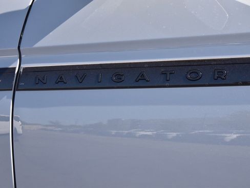 New 2025 Lincoln Navigator L Reserve w/ Jet Appearance Package image 45