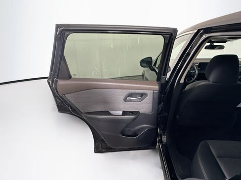 Used 2021 Nissan Rogue SV FWD image 25