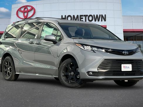 New 2026 Toyota Sienna XLE Woodland Edition image 2