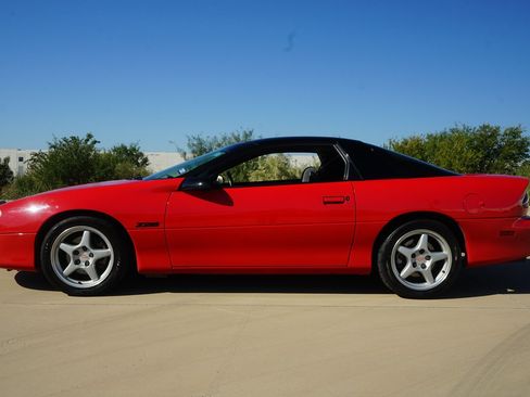 Used 1999 Chevrolet Camaro Z28 w/ Performance Pkg image 6