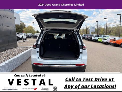 Used 2024 Jeep Grand Cherokee Limited AWD/4WD image 10