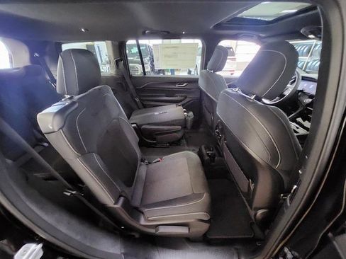 New 2025 Jeep Grand Cherokee L Laredo w/ Luxury Tech Group I image 12