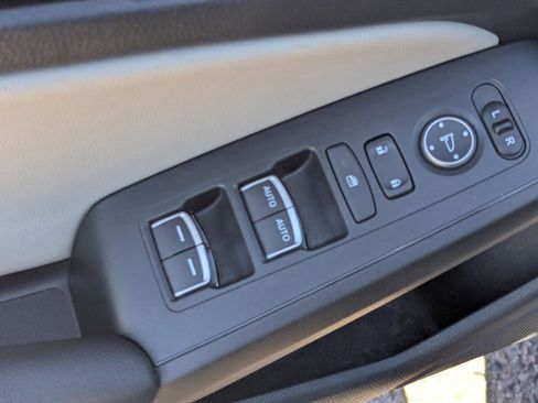 Used 2022 Honda Civic EX-L image 21