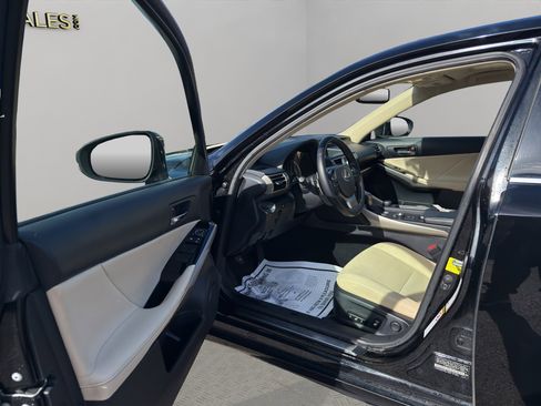 Used 2016 Lexus IS 300 AWD w/ Premium Package image 12