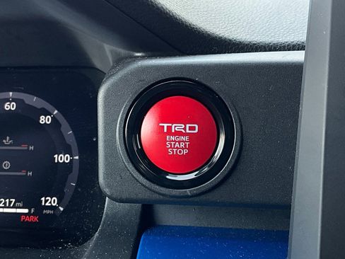 Used 2025 Toyota Tacoma TRD Off-Road image 28