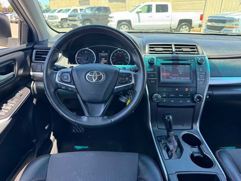 Used 2017 Toyota Camry SE FWD image 21