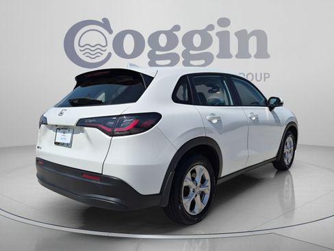 Certified 2024 Honda HR-V LX image 6