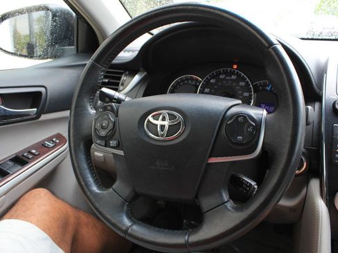 Used 2012 Toyota Camry XLE FWD image 22