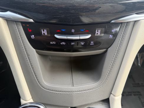 Used 2021 Cadillac XT6 Premium Luxury image 15