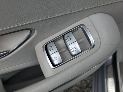 Used 2015 Mercedes-Benz S 550 Sedan image 14