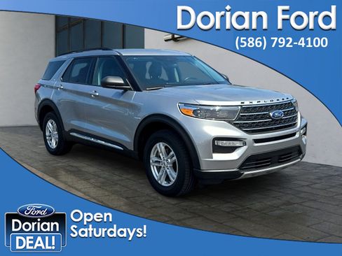 Certified 2023 Ford Explorer XLT w/ Equipment Group 202A AWD/4WD image 1