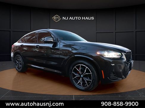 Used 2023 BMW X4 xDrive30i image 10