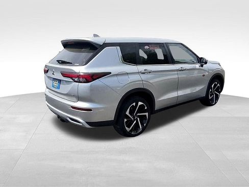Used 2022 Mitsubishi Outlander SE AWD/4WD image 11