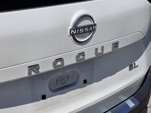 Used 2023 Nissan Rogue SL w/ SL Premium Package FWD image 5