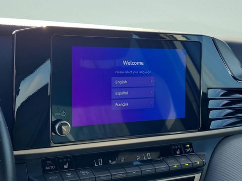 Used 2025 Toyota Camry SE w/ Convenience Package FWD image 18