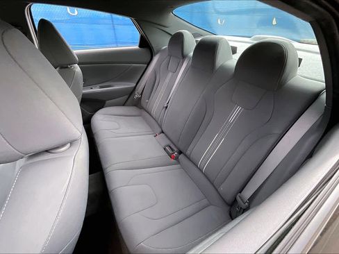 Used 2023 Hyundai Elantra SEL w/ Cargo Package image 20