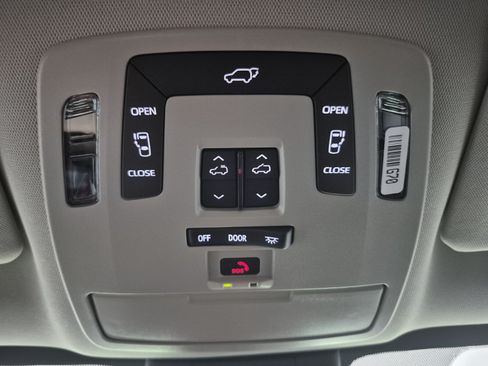 New 2026 Toyota Sienna XLE FWD image 29