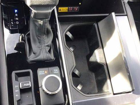 Used 2025 Toyota Sequoia Platinum image 35