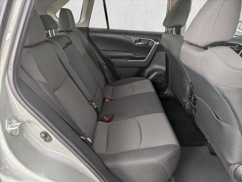 Used 2022 Toyota RAV4 XLE FWD image 19