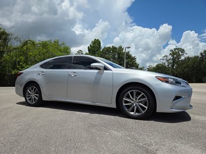 Used 2017 Lexus ES 300h w/ Luxury Package