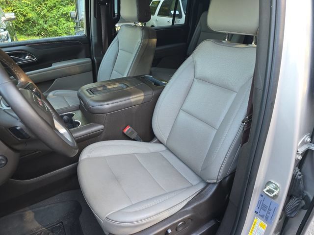 Used 2023 GMC Yukon XL SLT w/ SLT Luxury Package AWD/4WD image 13