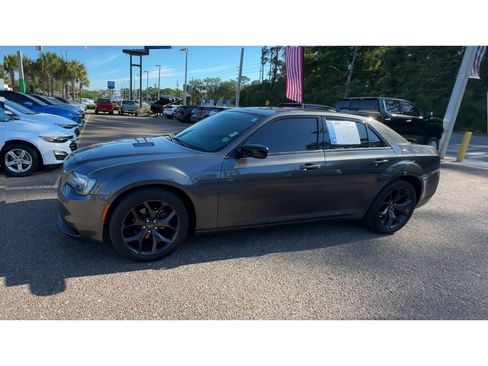 Used 2021 Chrysler 300 Touring w/ Sport Appearance Package RWD image 6