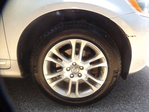 Used 2015 Volvo XC60 3.2 Premier Plus AWD/4WD image 14