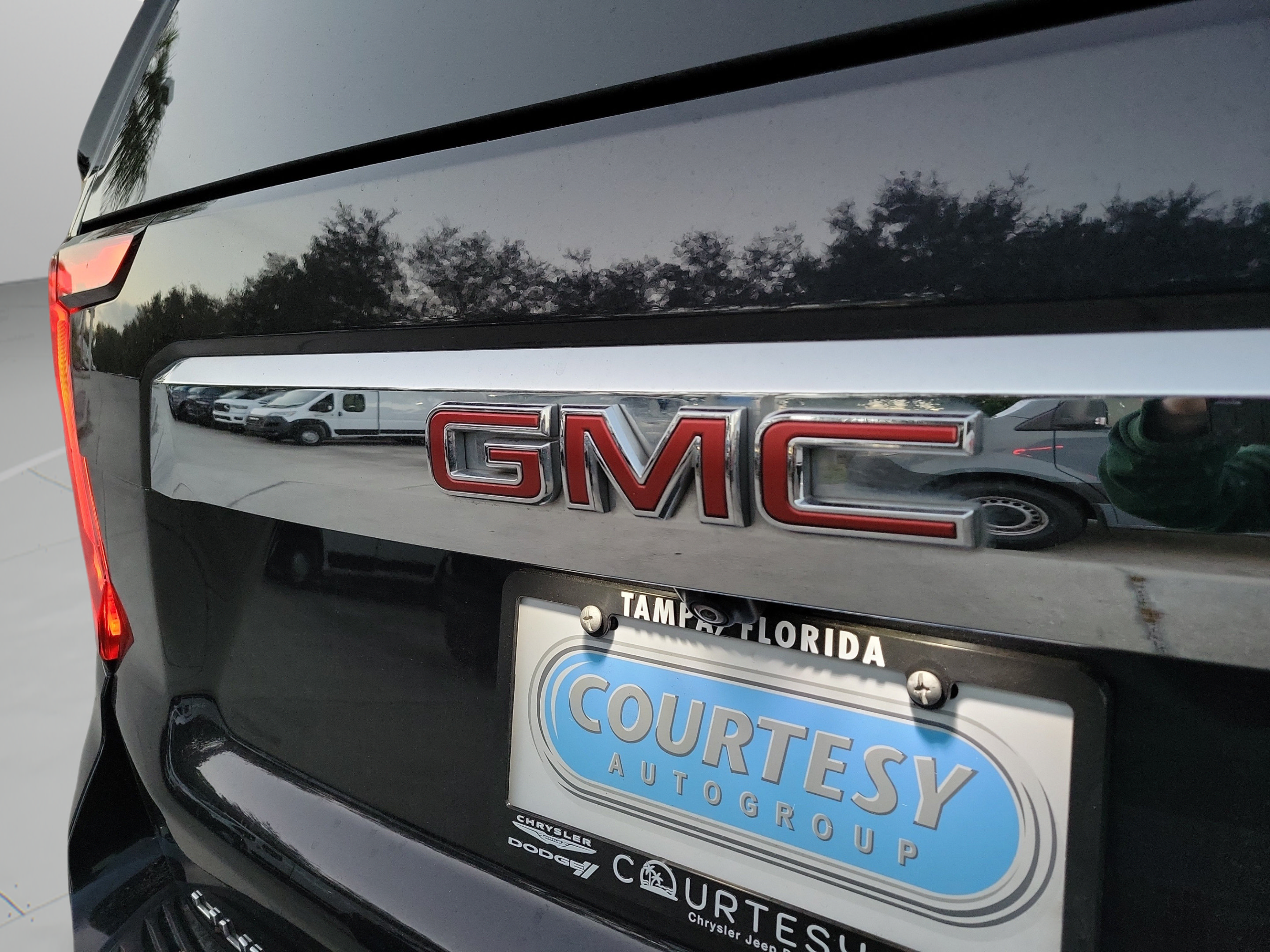 Used 2023 GMC Yukon SLT RWD image 31