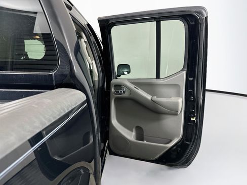 Used 2012 Nissan Frontier SV w/ SV Premium Utility Pkg RWD image 27
