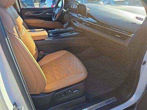 Used 2022 Cadillac Escalade Premium Luxury w/ LPO, Radiant Package image 45