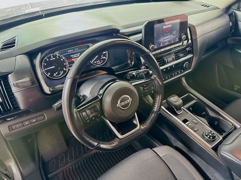 Used 2022 Nissan Pathfinder SV w/ SV Premium Package AWD/4WD image 24