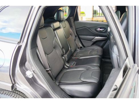 Used 2019 Jeep Cherokee High Altitude image 19