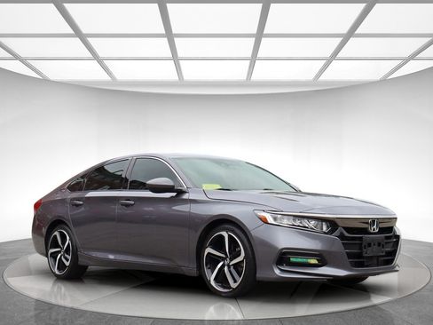 Used 2019 Honda Accord Sport image 3
