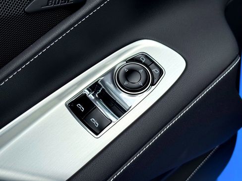 Used 2025 Chevrolet Corvette Stingray Coupe w/ 1LT image 16