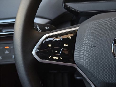 Certified 2023 Volkswagen ID.4 Pro image 19