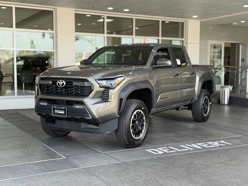 New 2025 Toyota Tacoma TRD Off-Road image 2