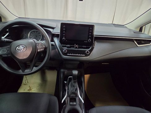 Used 2021 Toyota Corolla LE FWD image 24