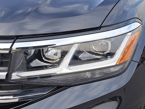 Certified 2023 Volkswagen Atlas SEL image 31