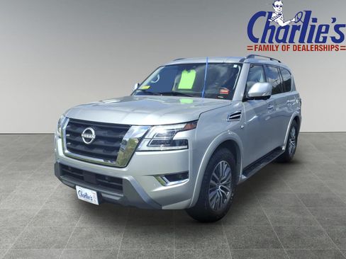 Used 2022 Nissan Armada SL w/ Captain's Chairs Package AWD/4WD image 1
