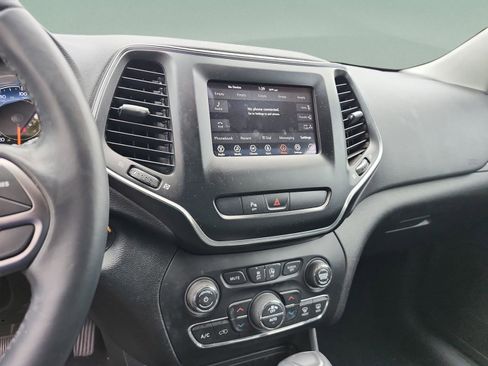 Used 2020 Jeep Cherokee Latitude Plus w/ Comfort/Convenience Group image 12