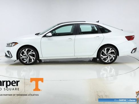 Used 2025 Volkswagen Jetta SEL FWD image 40