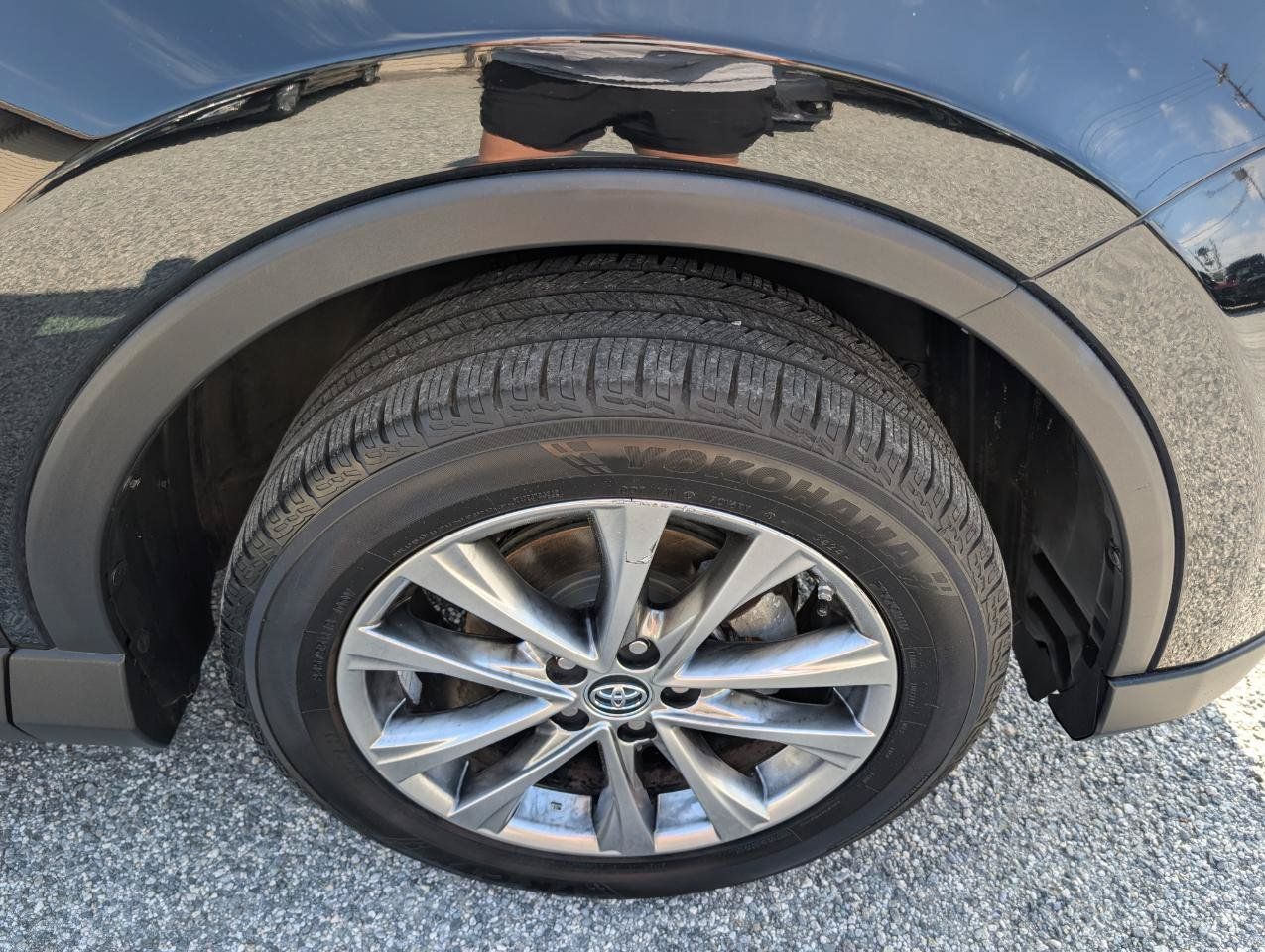 Used 2017 Toyota RAV4 Limited FWD image 4
