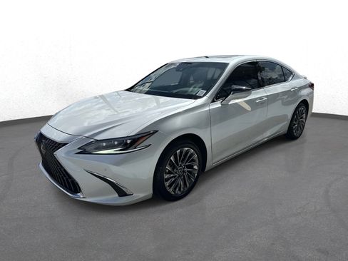 Certified 2025 Lexus ES 300h Ultra Luxury w/ Accessory Package (Z1) FWD image 7