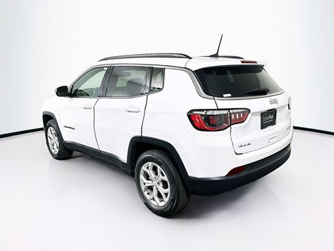 Used 2024 Jeep Compass Latitude AWD/4WD image 5