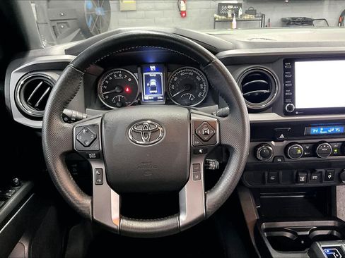 Used 2023 Toyota Tacoma TRD Off-Road image 5