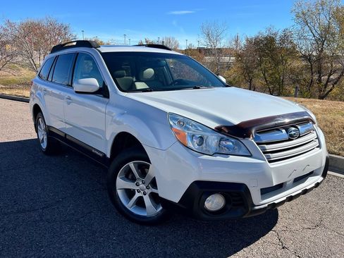 Used 2013 Subaru Outback 2.5i Premium AWD/4WD image 1