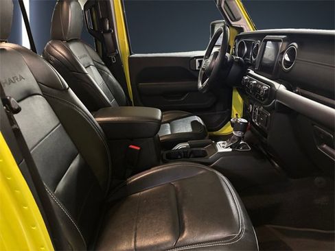 Used 2022 Jeep Wrangler Unlimited Sahara w/ Cold Weather Group image 15